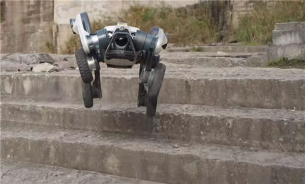 云深处山猫M20中型轮足机器人发布:能爬能滚