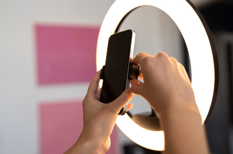 三轮变两轮,才能上王兴的牌桌