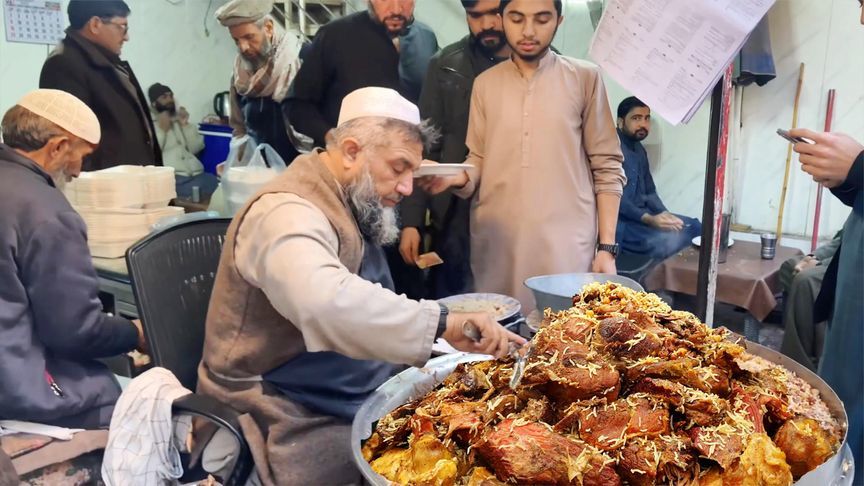 500一份的巴铁早餐，满眼全是大块肉，曾是印度皇帝独占美食