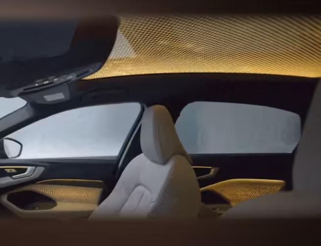 一汽奥迪A5L内饰公布:智能全景天幕,曲面OLED显示屏