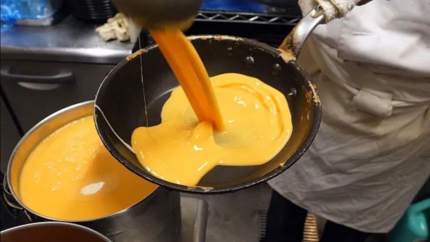 蛋包饭的艺术！日本煎蛋饭大师的惊人技巧，令人叹为观止