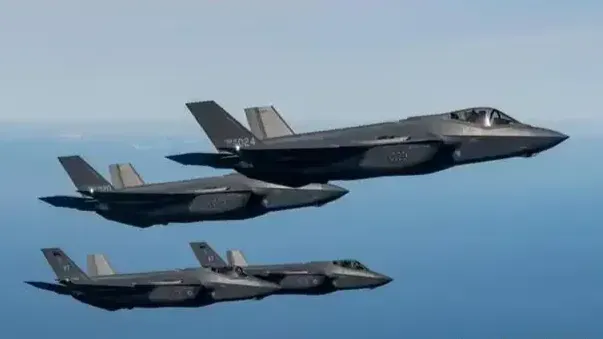 洛克希德·马丁集团推F-35、F-22升级版，性能直逼六代机？