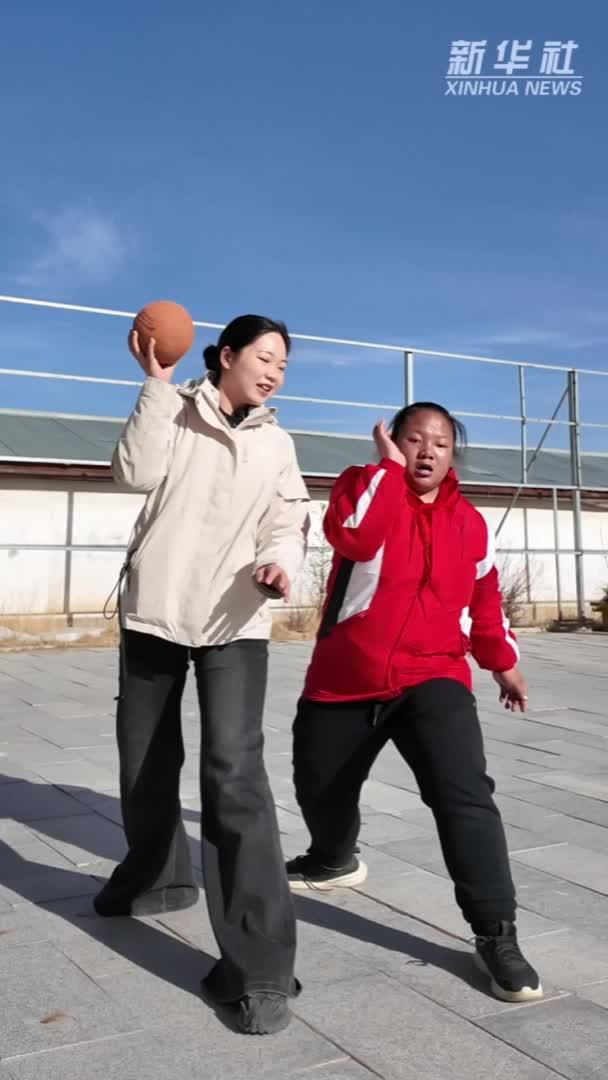 报效祖国 建功西部｜他用青春浇灌童年