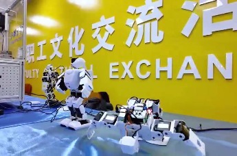 长江职业学院职教周上演青春“十八般武艺”