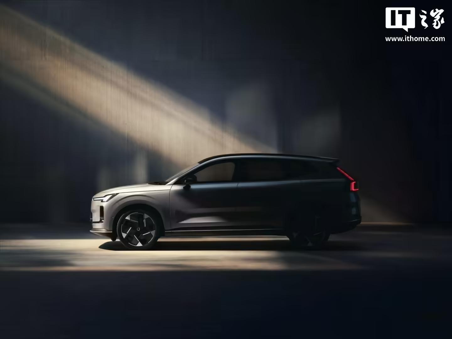 沃尔沃发布全新SMA超级混动架构,首款车型XC70亮相