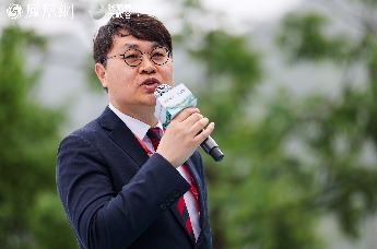 韩国驻华大使馆文化新闻官：首尔地铁上的诗给谁看？