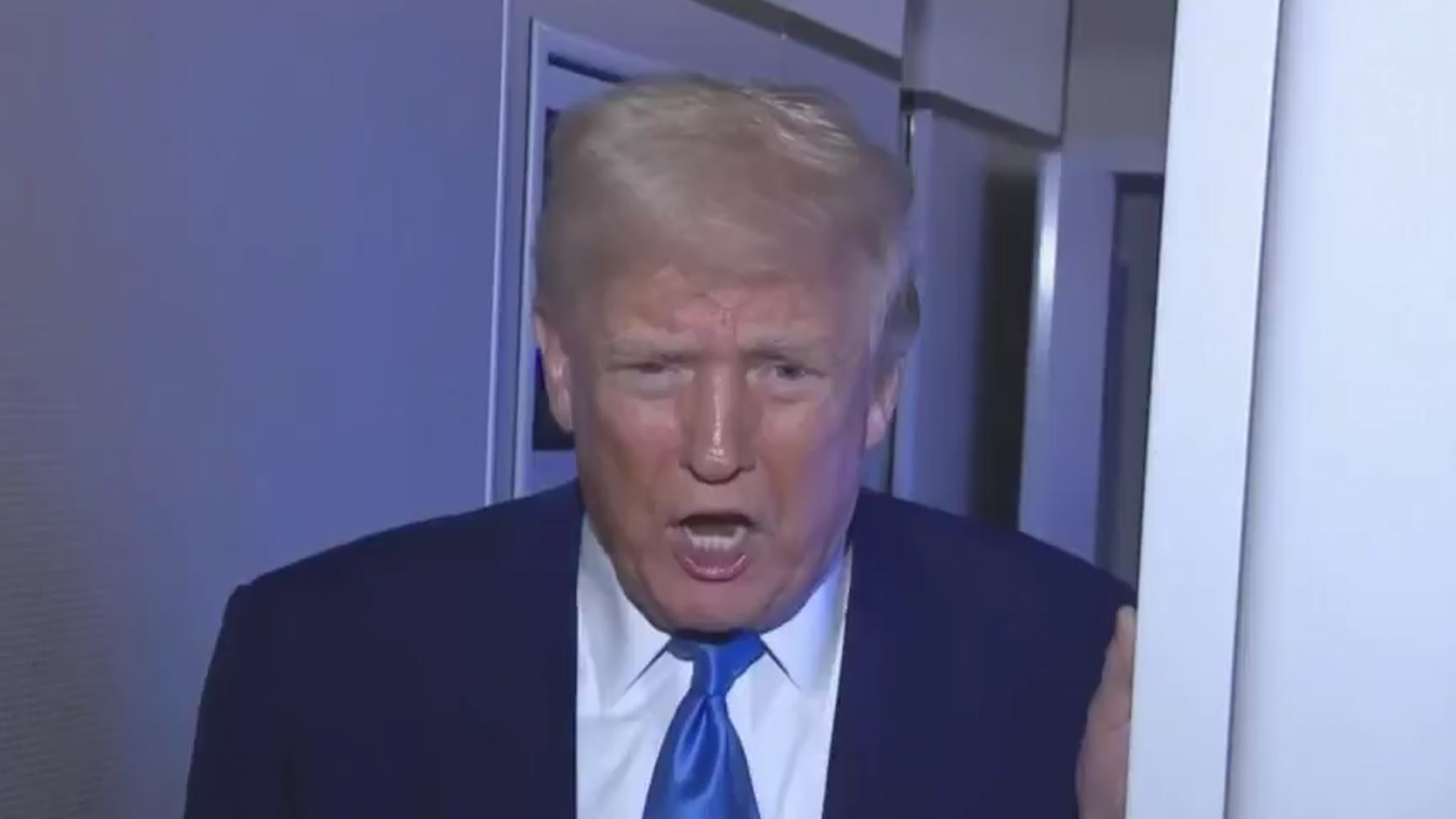 特朗普卖关子：将和某“大国”达成贸易协议，英美媒体点破：是英国