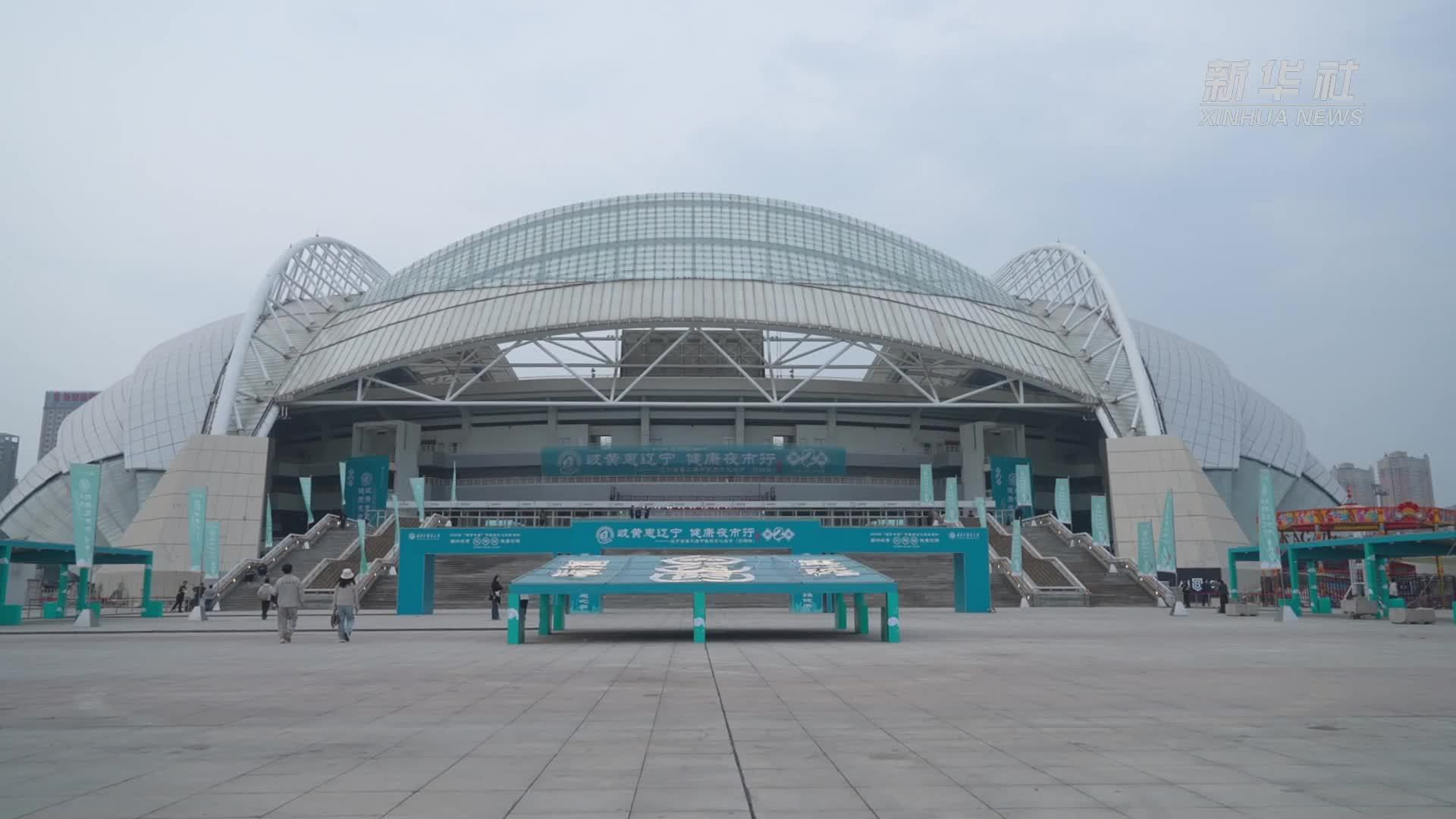 外国留学生吉利：走进中医药文化夜市