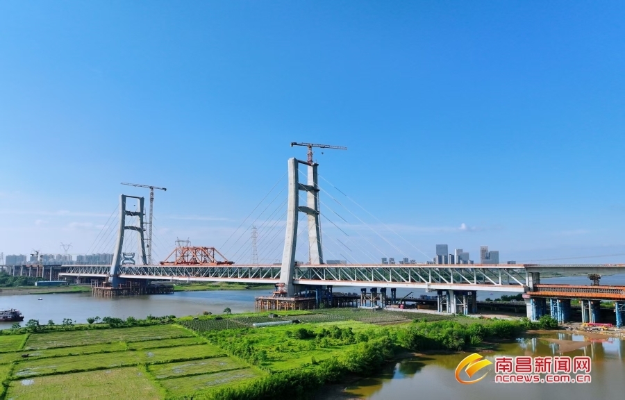 奋进的夏天！南昌市隆兴大桥跨赣江西支主桥施工忙