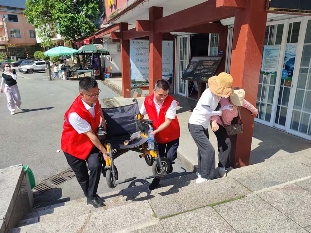 龍虎山景區：工作人員用心服務 游客盡享美好旅程