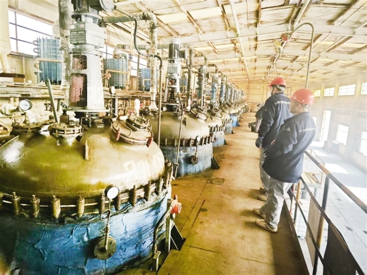 酒泉泰陇化学有限公司生产车间
