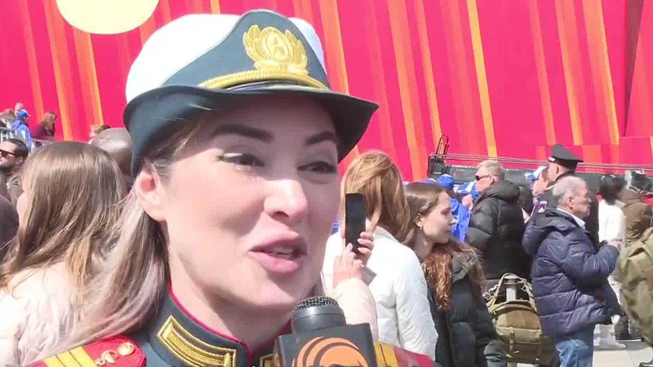 俄罗斯民众：阅兵式超预期 装备展示显实力