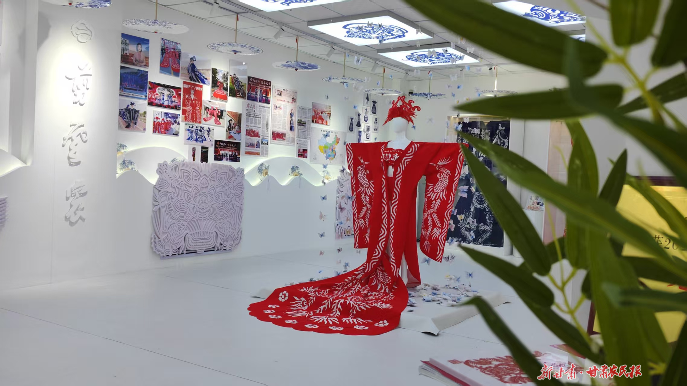 非遗大师别出心“裁”玩跨界　能穿上身的剪纸你见过吗