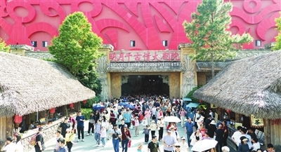 “五一”期間，《明月千古情》演出場場爆滿