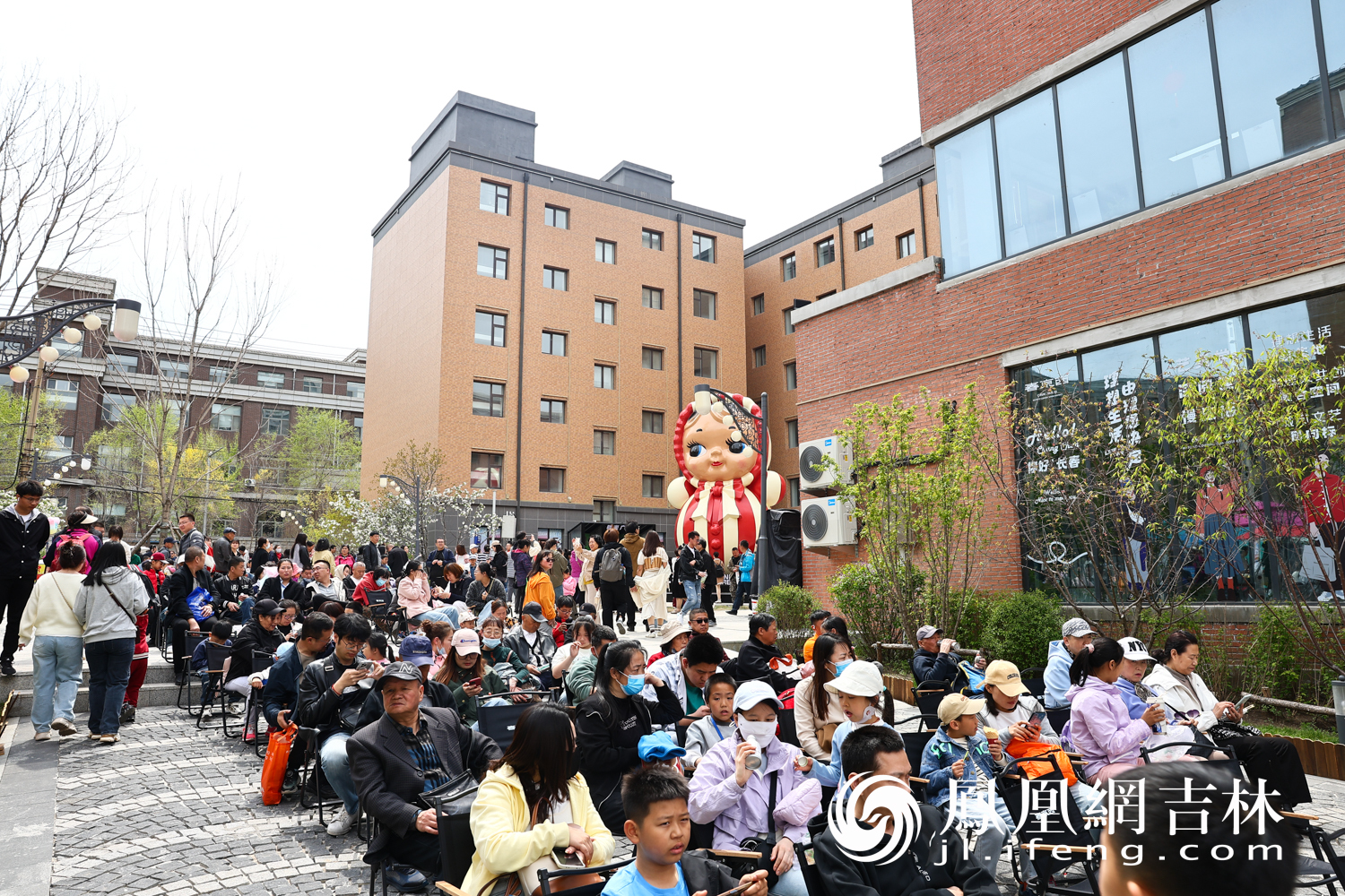 长春北京大街西历史文化街区：“春京西”戏剧节焕发新生