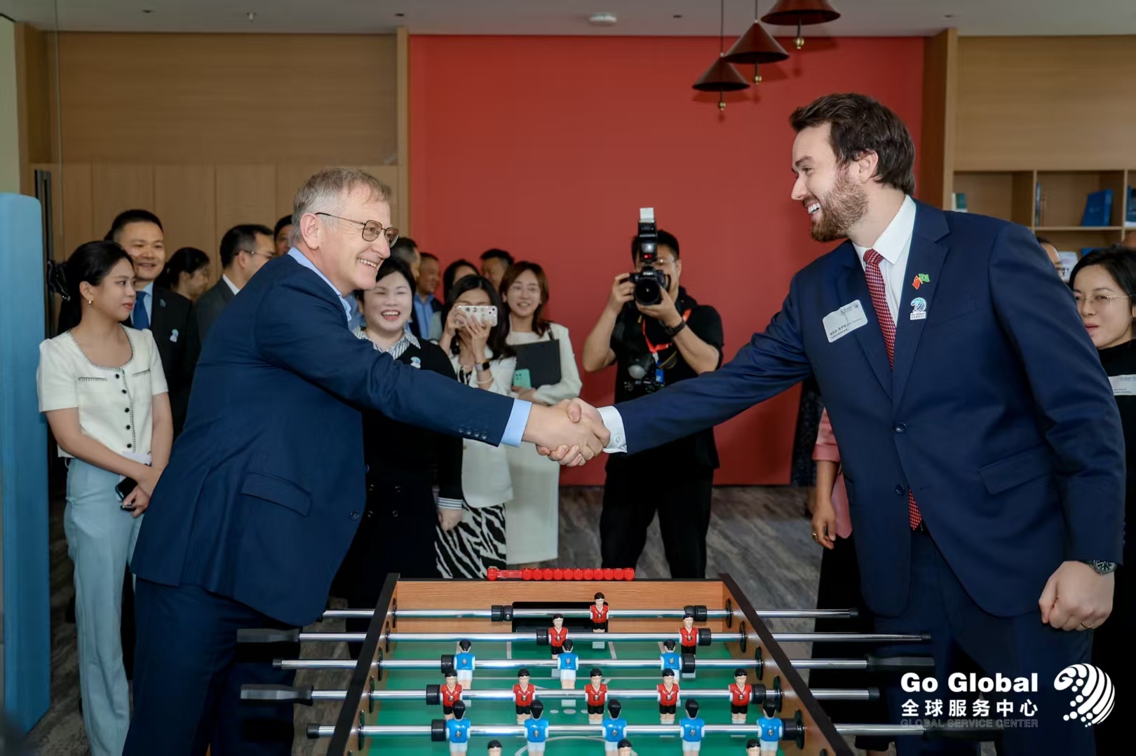 凰家观察|全球服务中心Go Global启航 深港协同书写全球化服务新范式