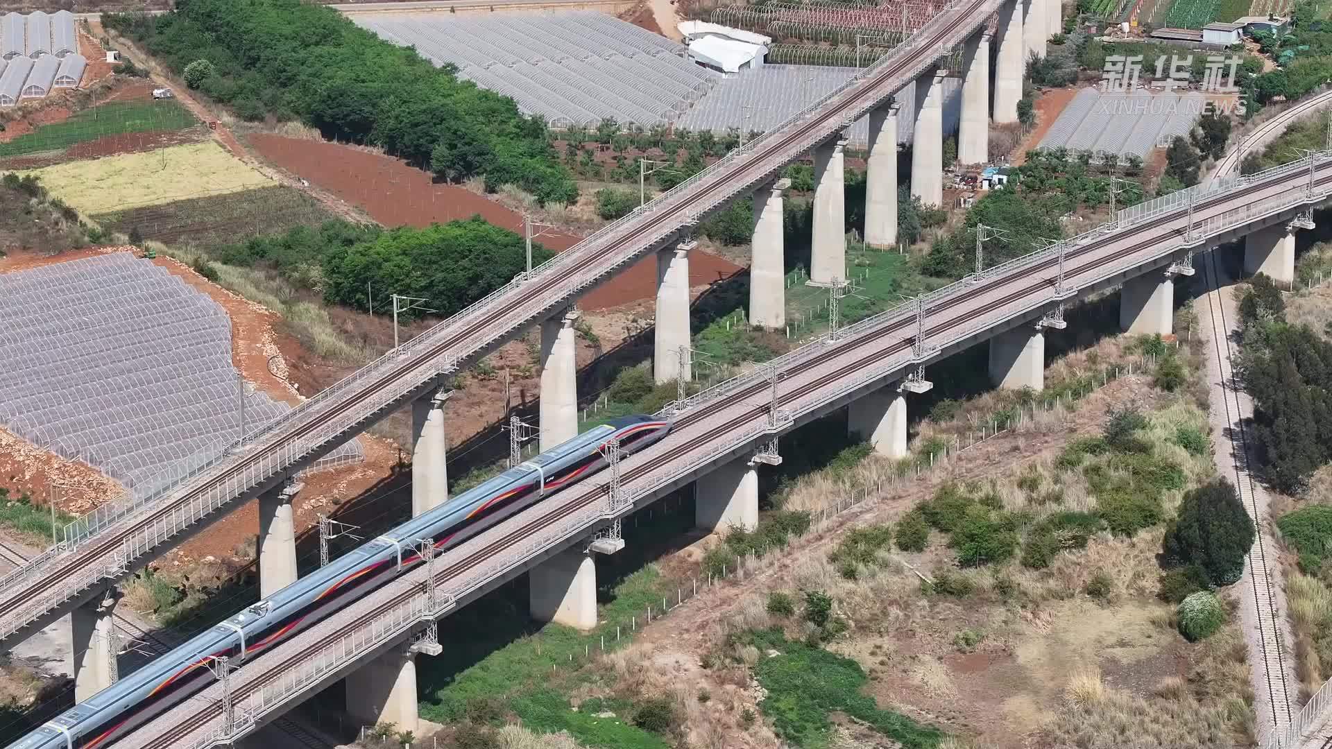 复兴号智能动车组首次在云南投入运行