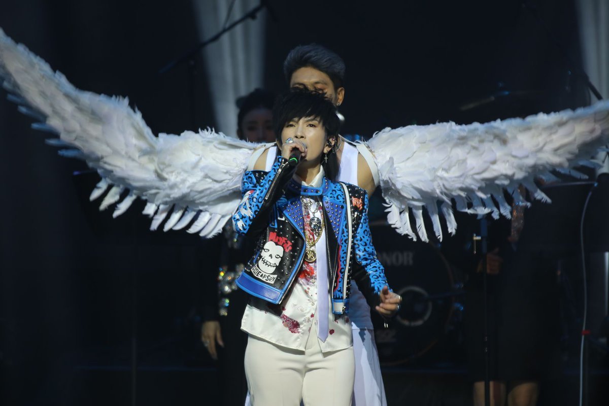 潘美辰激情演唱