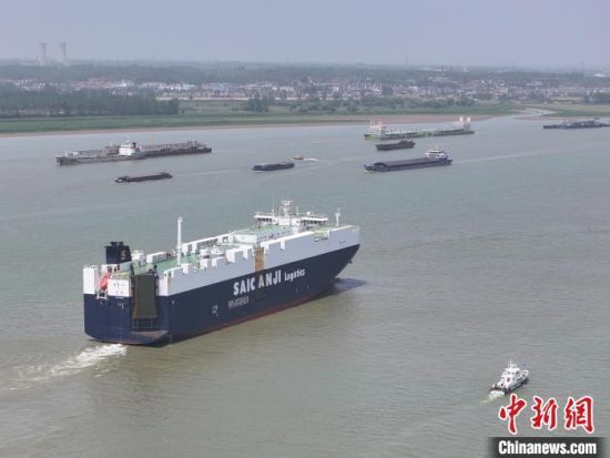 5月7日，508辆中国造商品车从长江下游出发“驶”往墨西哥。(南京海事局供图)