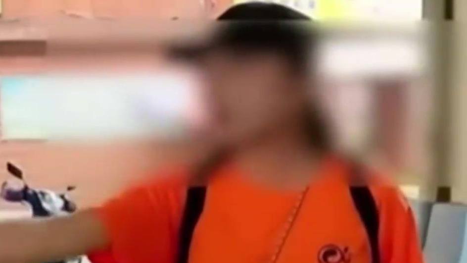 基隆一位母亲当街怒斥青鸟，名嘴：更多的台湾民众正在觉醒