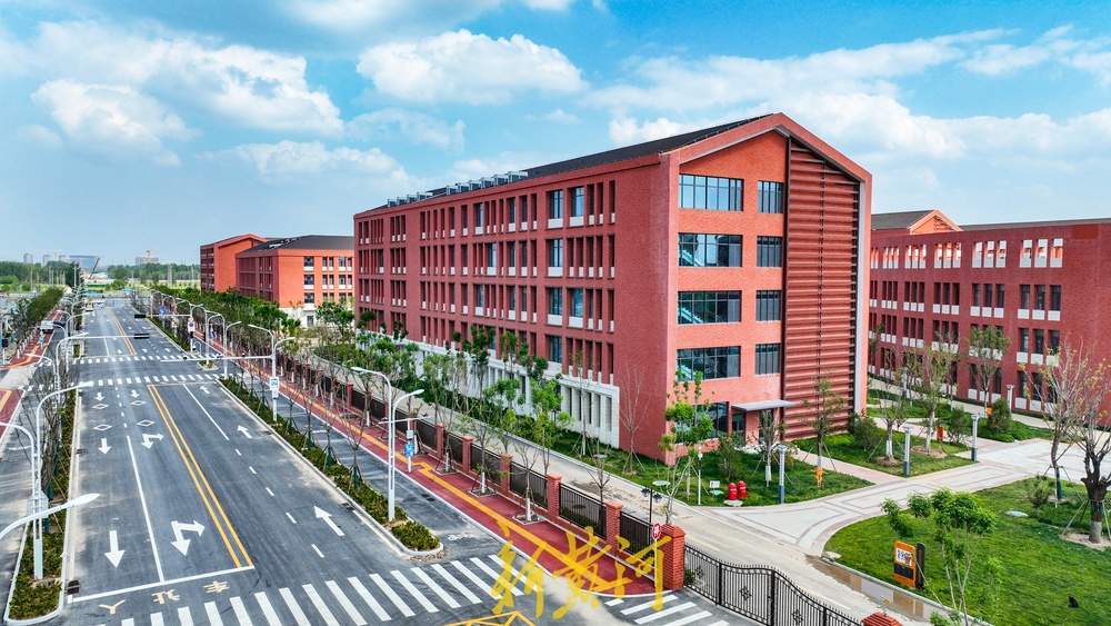 山东省实验中学鹊华校区竣工验收，今年9月1日投入使用