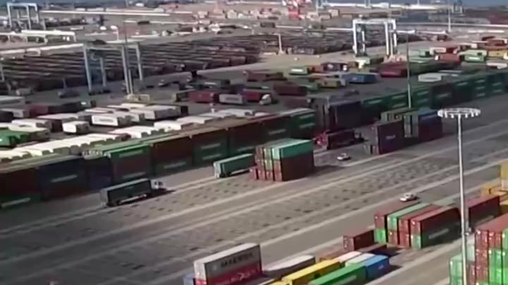 全美最大港口繁忙不再