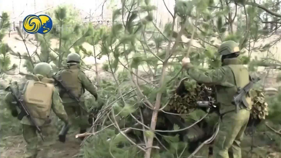 俄军在别尔哥罗德用单炮机动射击防避无人机