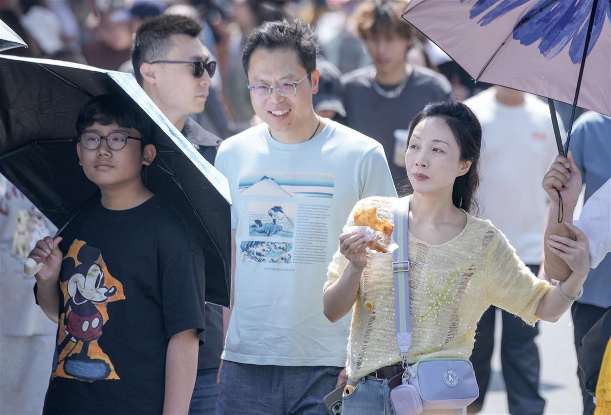 星空体育入口武汉山海关路小吃街 特色汉味早点引来八方游客(图2)