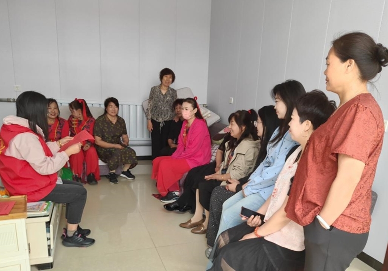 “婚事新办大家议”座谈现场。二分区供图