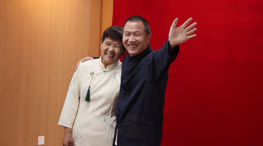 南昌紅谷灘區開展“執手相伴?歲月留影”婚紗攝影活動