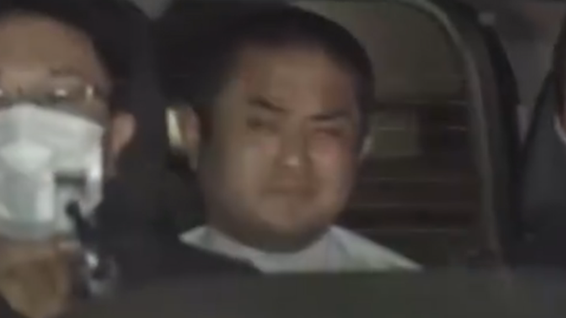 吓人！日本地铁出现随机砍人事件，43岁男子挥菜刀砍伤2人后被捕