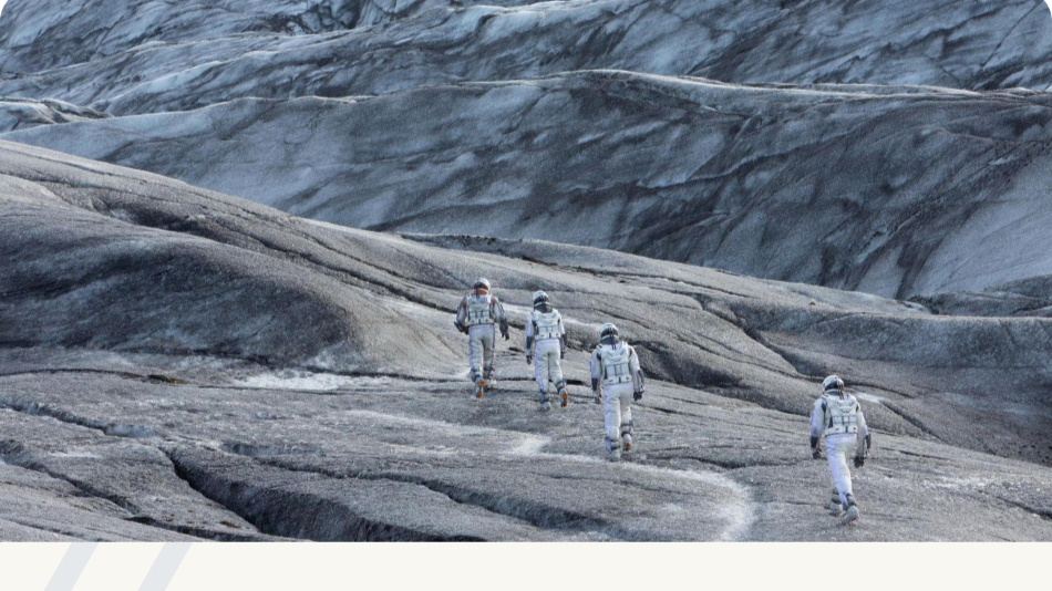 AI原生手机之战:三大阵营的对决