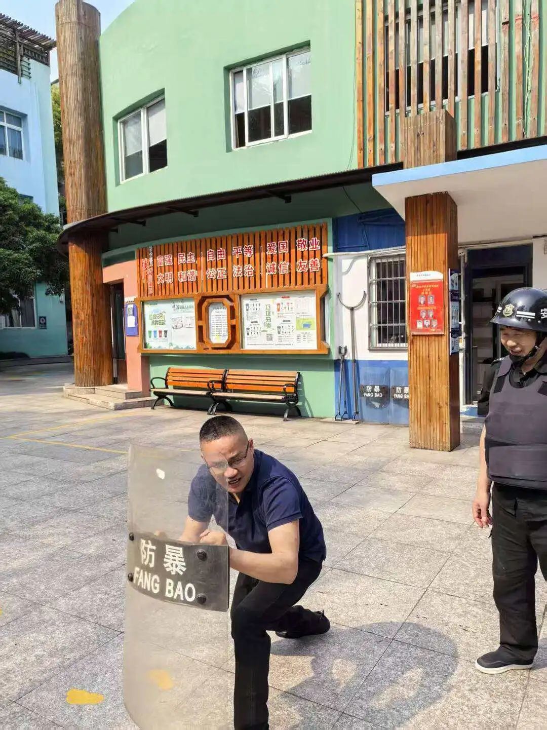 (高武生前照片)