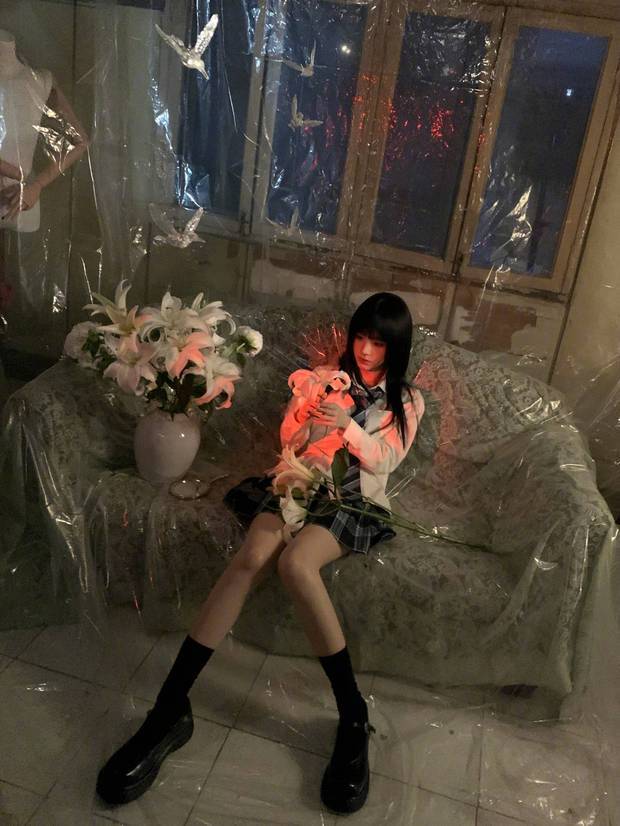 鞠婧祎身材比例完美。