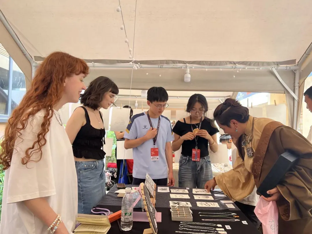 陶溪川春秋大集交易现场