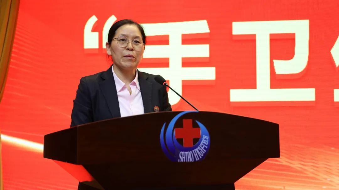 赵景霞护士长.jpg