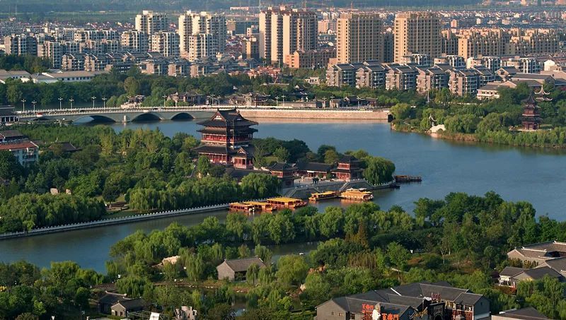 https://imgpai.thepaper.cn/newpai/image/1746016918851_BE7DwY_1746016933811.jpg?x-oss-process=image/resize,w_1024