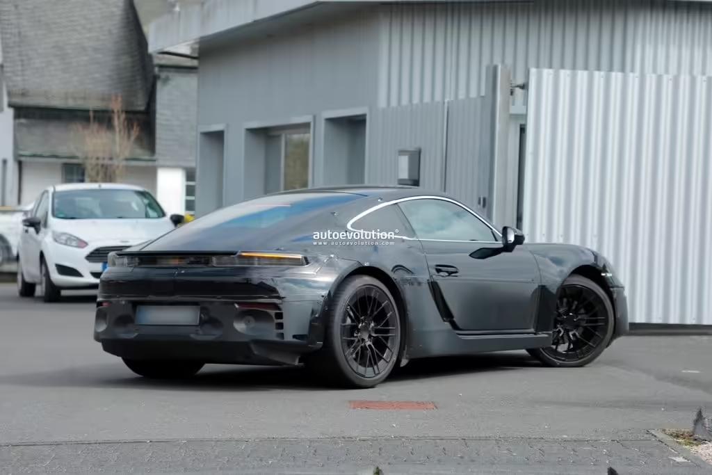 保时捷718 Cayman电动原型车现身纽北测试