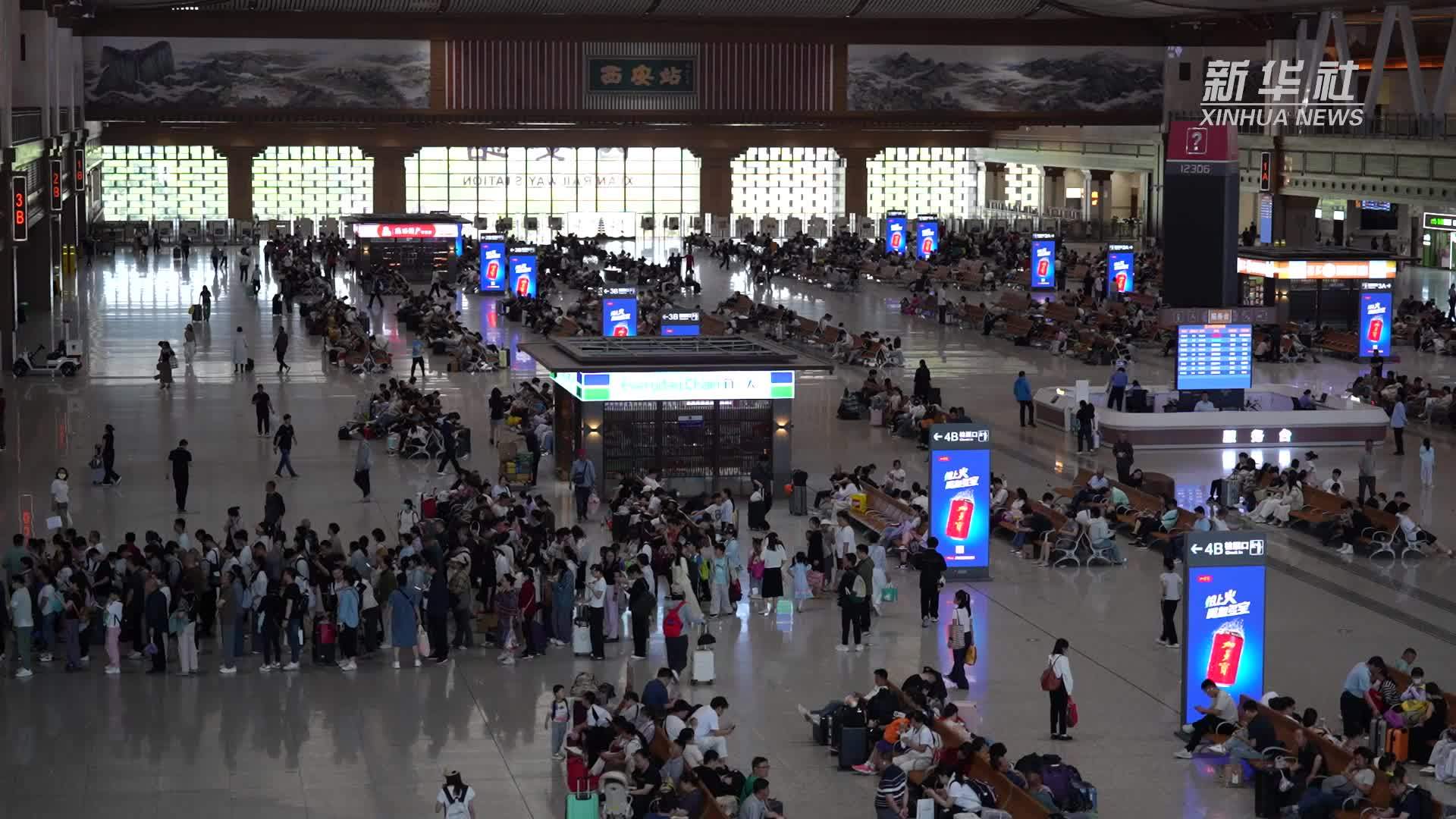 车站“解忧人”：用心服务，让遗失物品“回家”