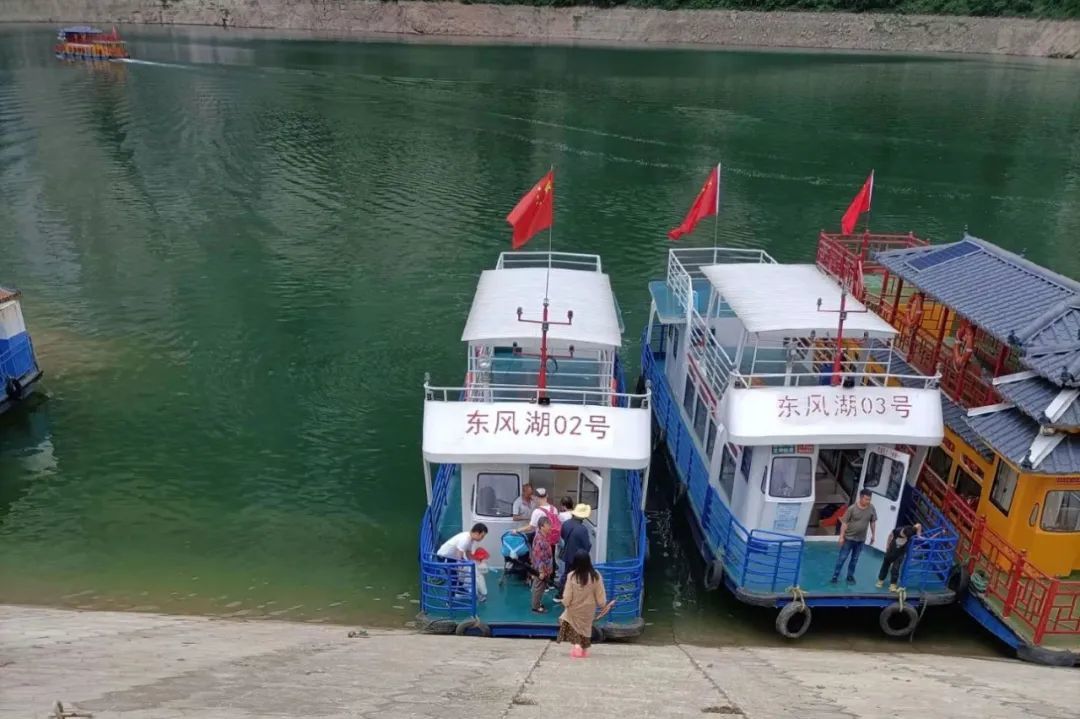 唐驳虎:贵州游船侧翻,事发前天气晴朗,为何风雨突袭?