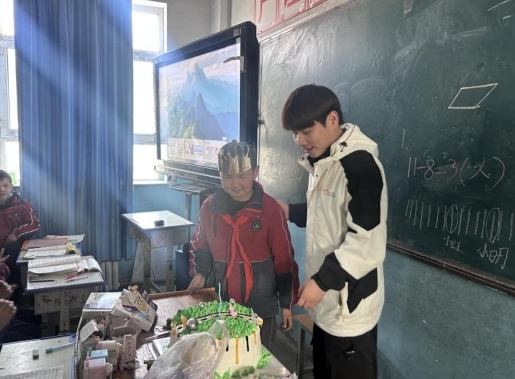 南昌師范學(xué)院西部計(jì)劃志愿者王俊文的邊疆教育紀(jì)實(shí)