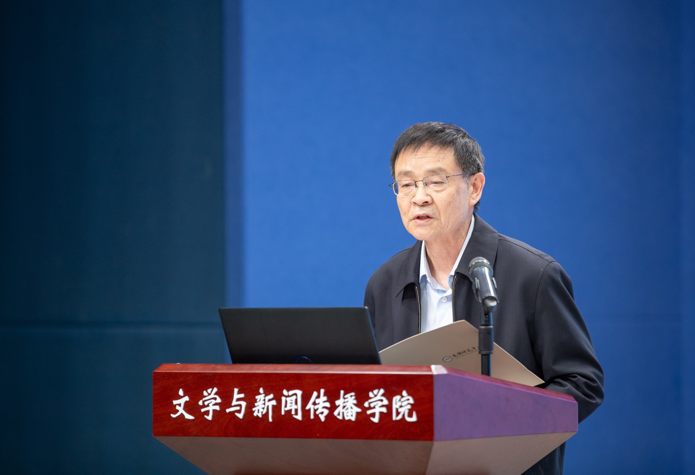 三江学院文学与新闻传播学院院长 周建忠
