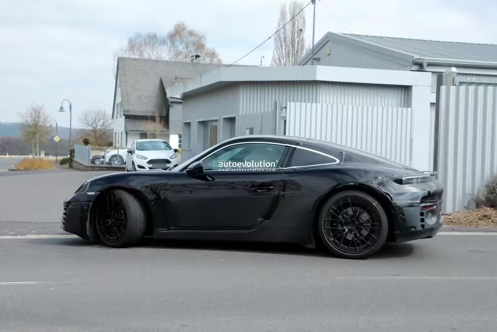 保时捷718 Cayman电动原型车现身纽北测试