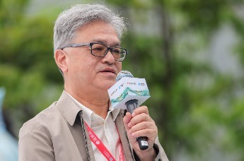 中华诗词学会副会长石厉：诗无用即大用 但AI写的不同