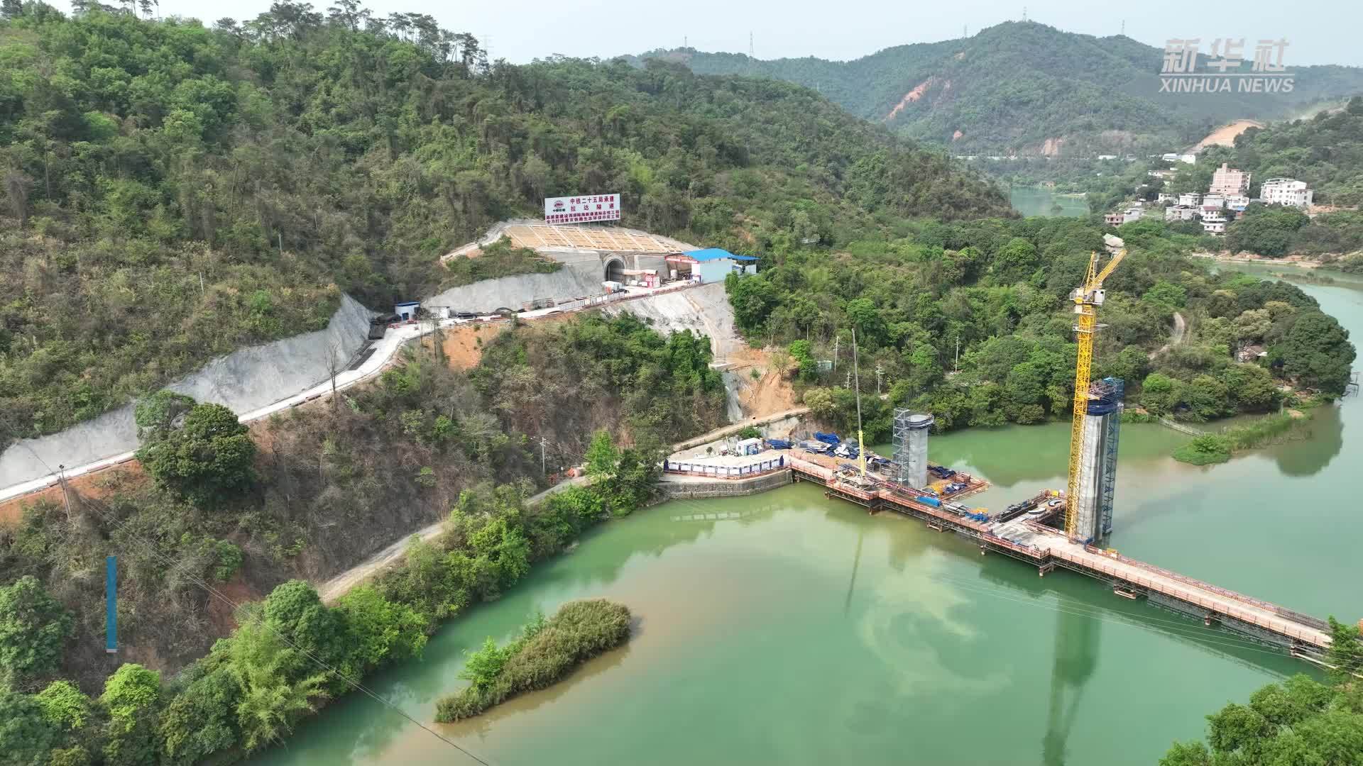西部陆海新通道标志性工程黄百铁路建设取得新进展