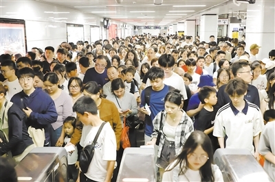 “五一”假期南昌地鐵線網總客運量超900萬人次 創歷史同期新高