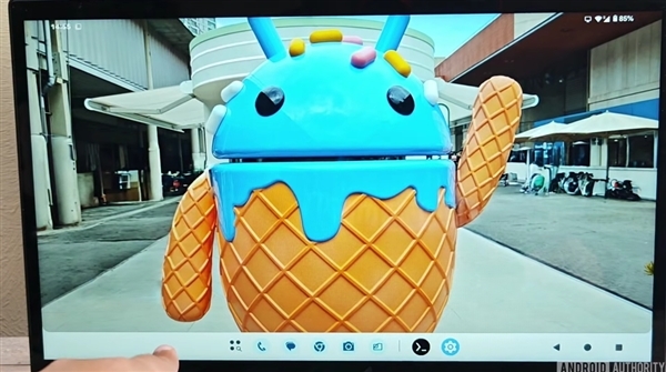 媲美Windows!Android16桌面模式首测:手机一插秒变电脑