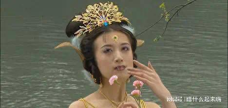 曝50岁金巧巧现身蓟县，脸瘪嘴巴歪，医美老和自然老的差距好明显