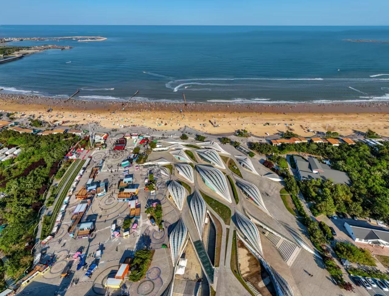 海天相拥,浪漫在蔚蓝里无尽延伸。郭宝安 摄