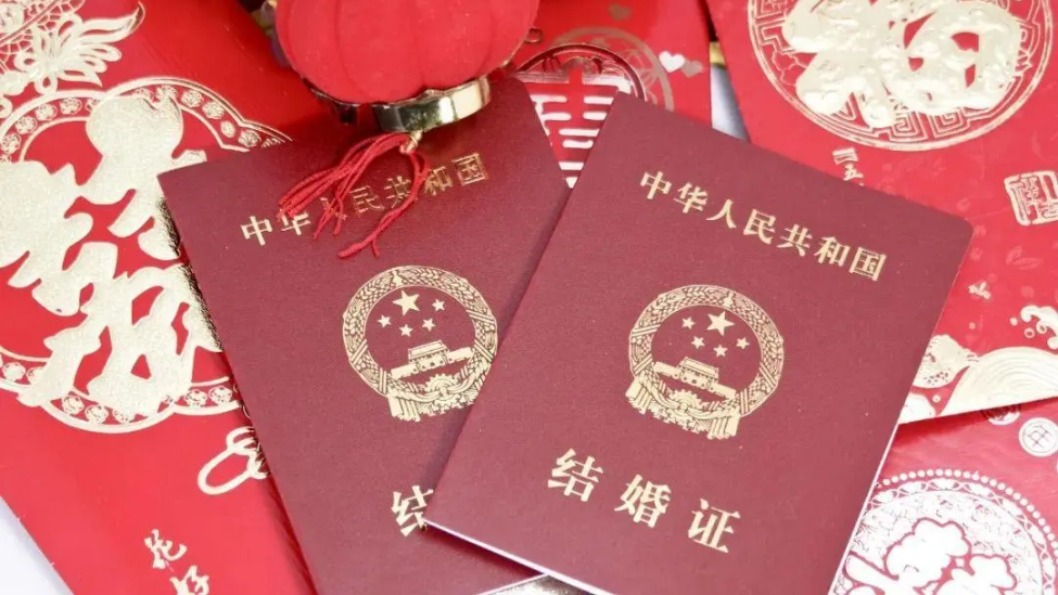 凤凰早报|解放军在红场上演震撼一幕;印巴冲突要降级了?